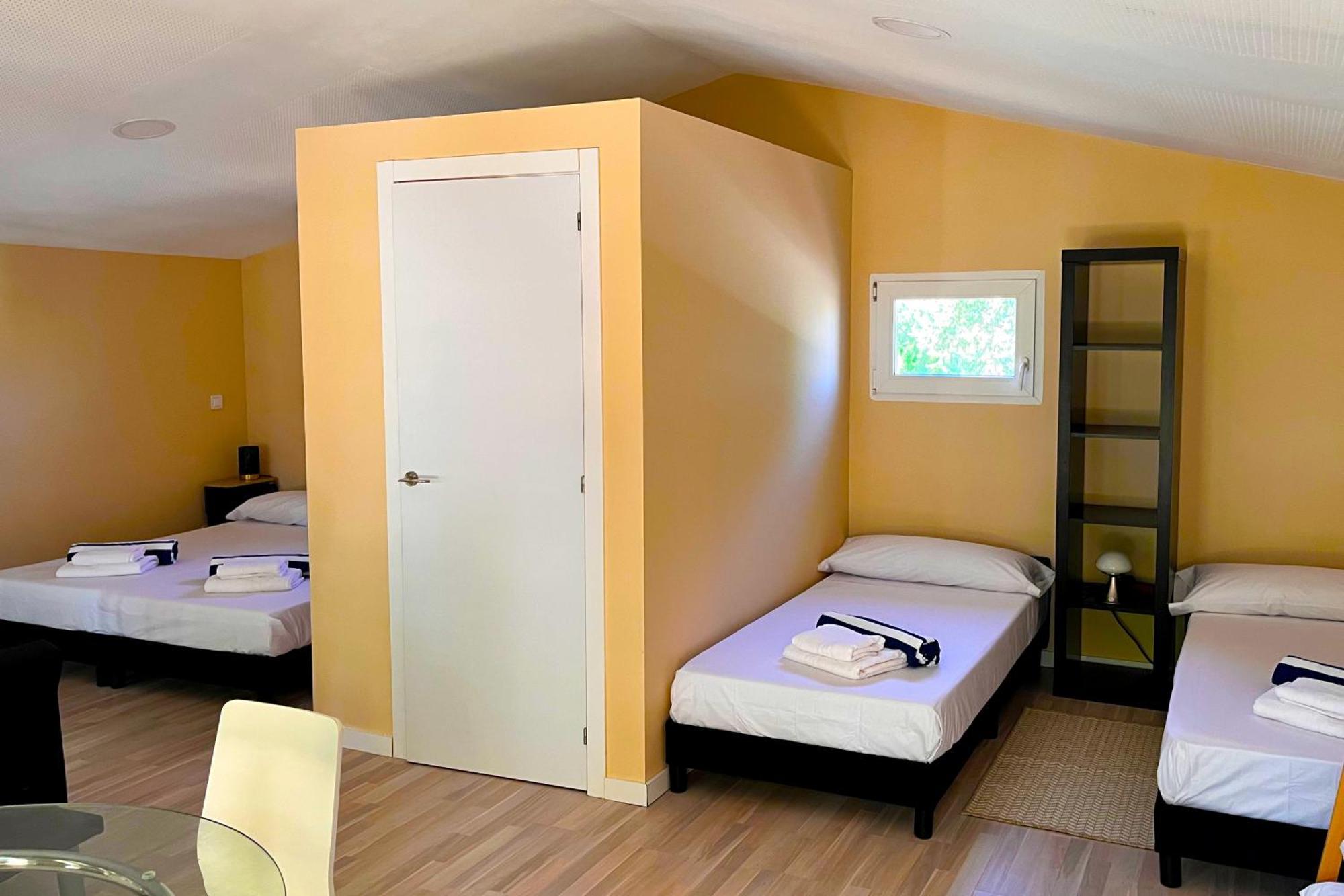 Fee4Me Cabin With Pool And Garden San Martín de la Vega Extérieur photo
