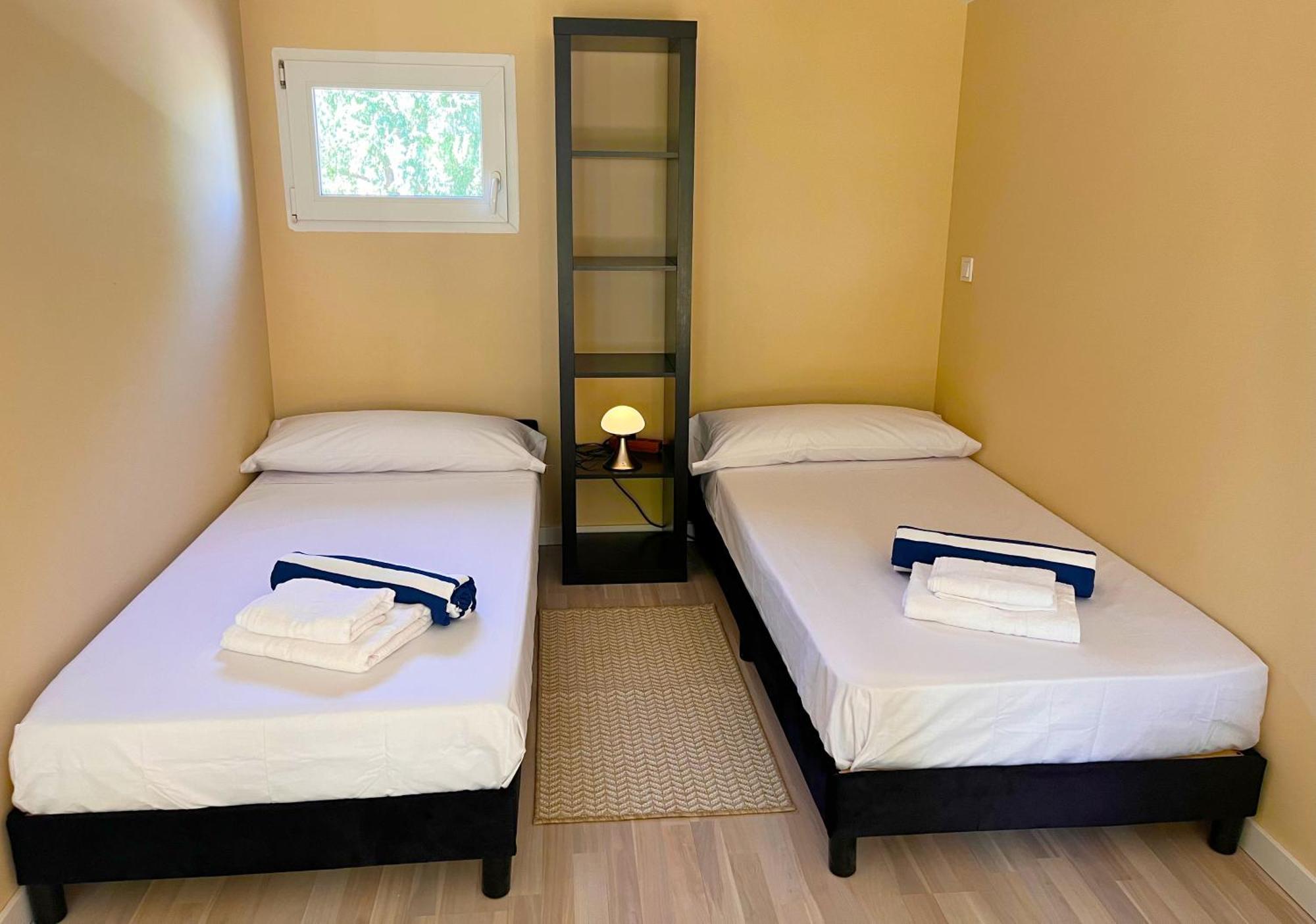 Fee4Me Cabin With Pool And Garden San Martín de la Vega Extérieur photo