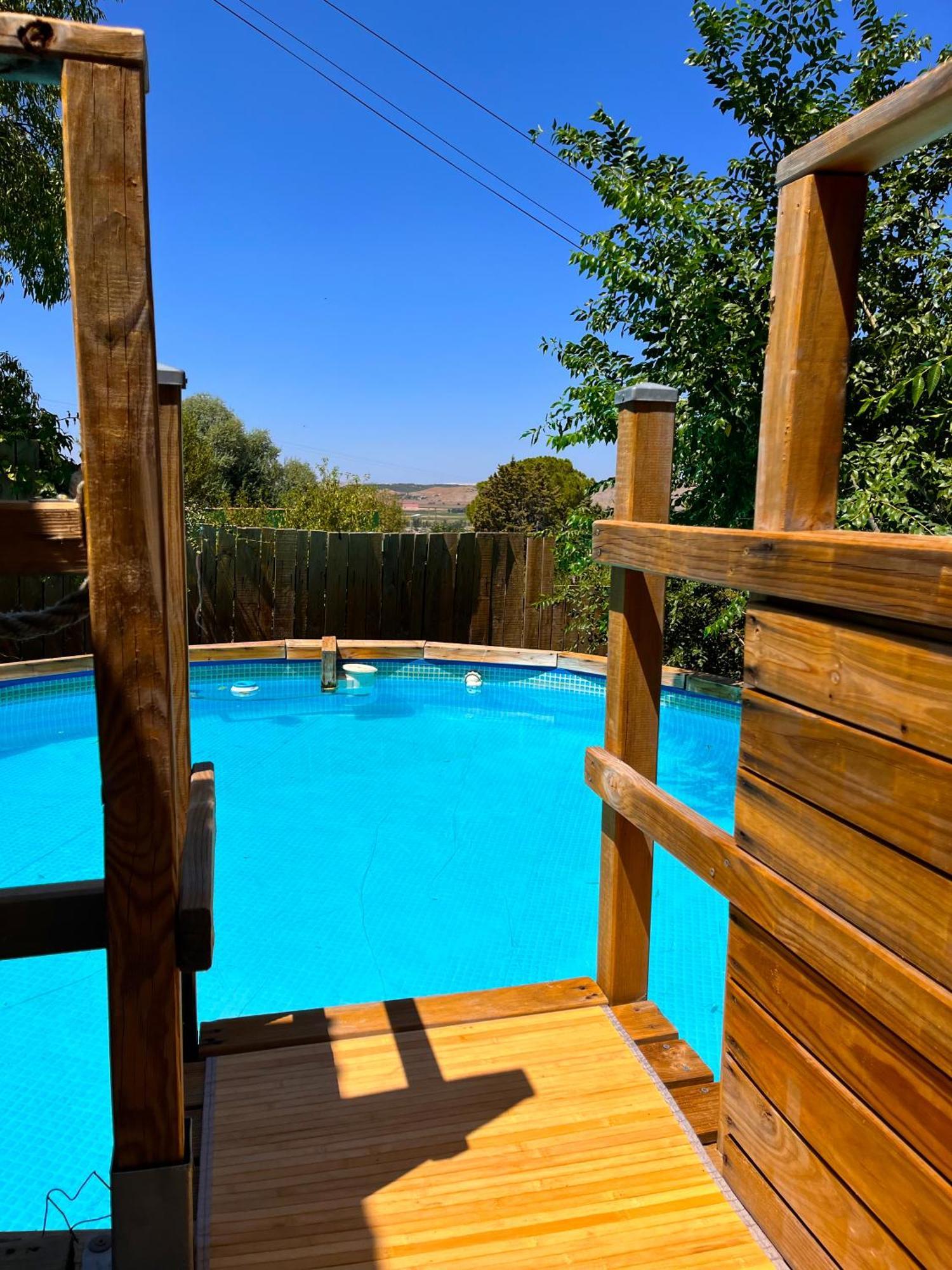 Fee4Me Cabin With Pool And Garden San Martín de la Vega Extérieur photo